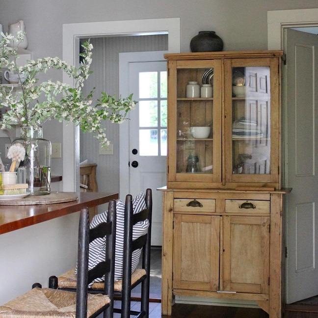 kitchen cabinet hutch 