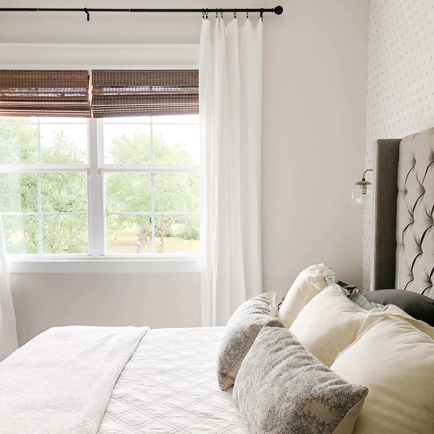 white bedroom curtain