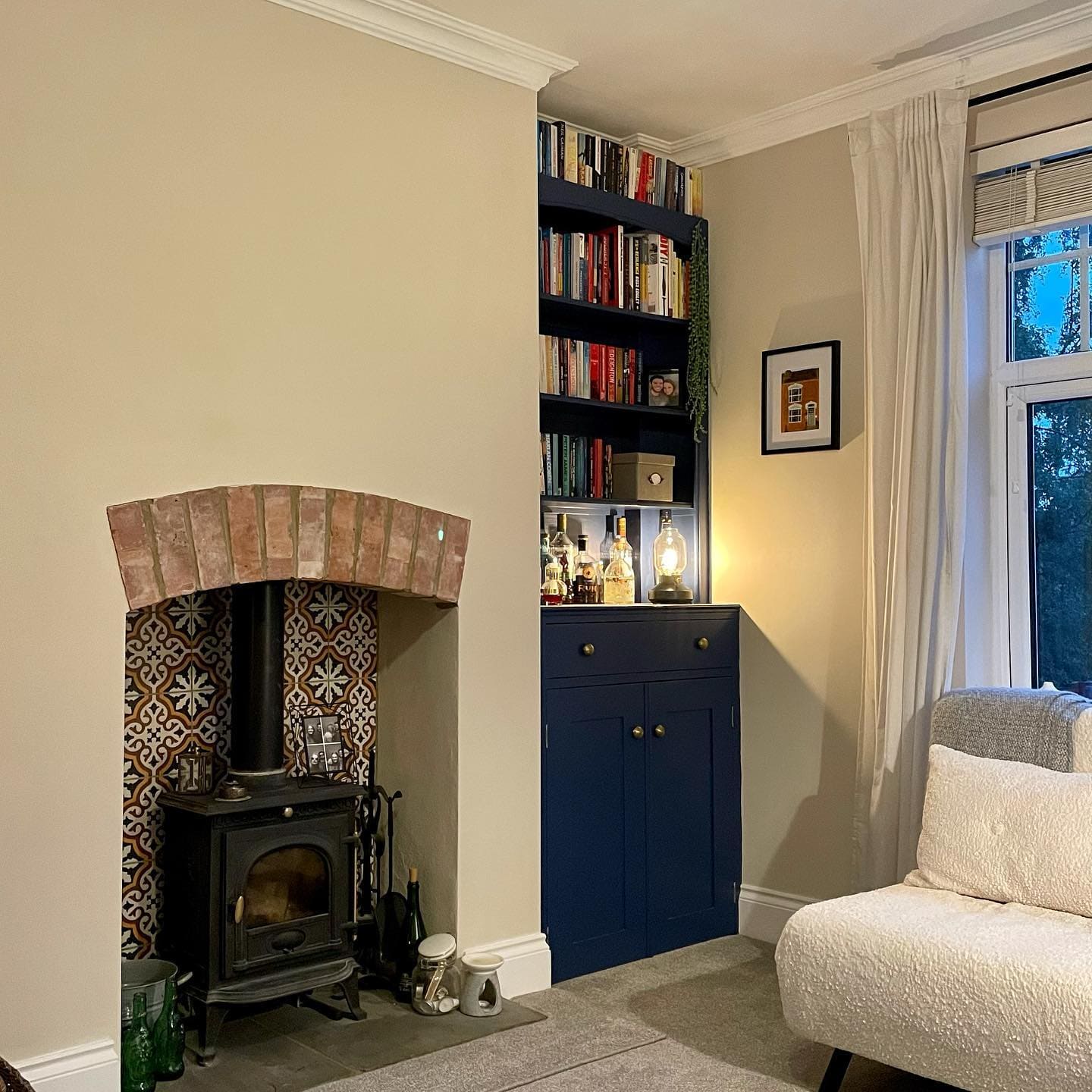 small living room fire place