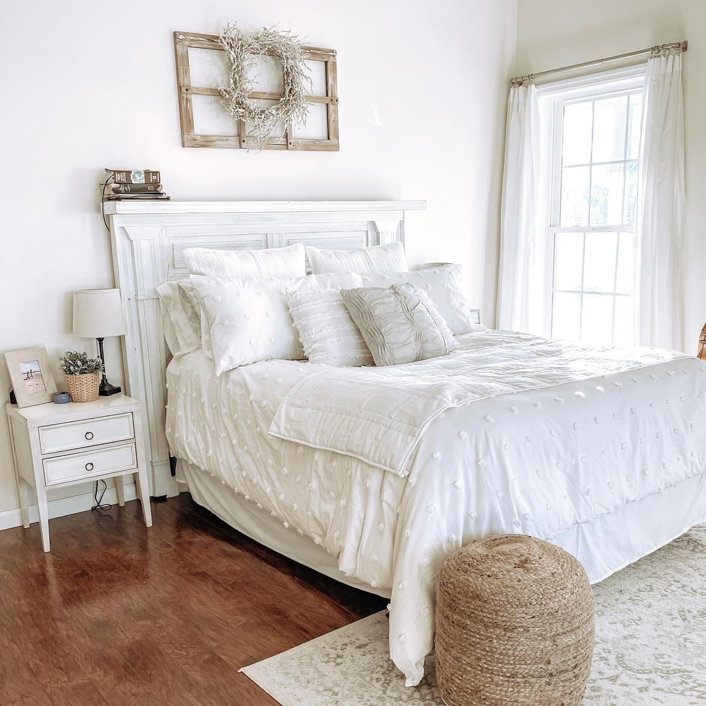 white bedroom furniture